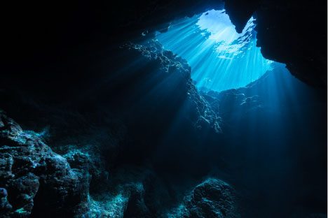 Figura 2. Când nu înțelegem ce ne mișcă din interior, alegerile noastre pot părea un pas făcut „în gol”.